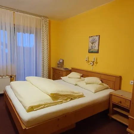 Vinkl Πανσιόν 3*